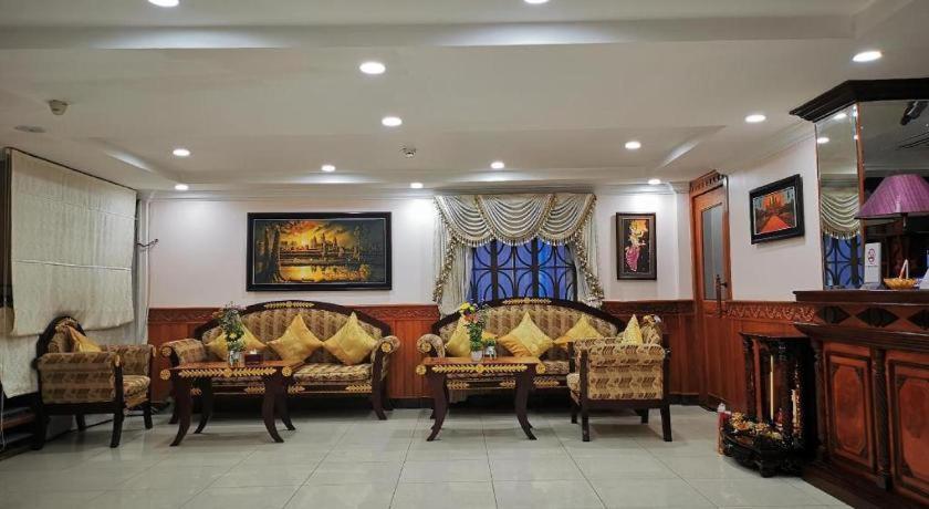 Jun Yue Hotel Phnom Penh Exterior foto