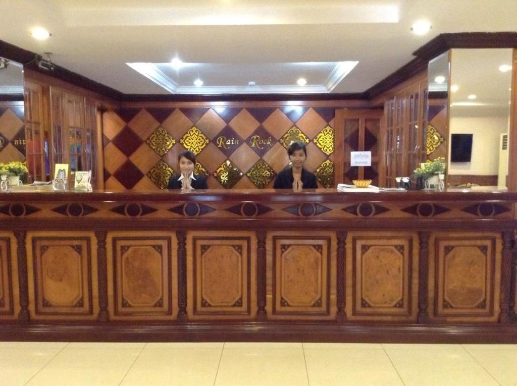 Jun Yue Hotel Phnom Penh Exterior foto