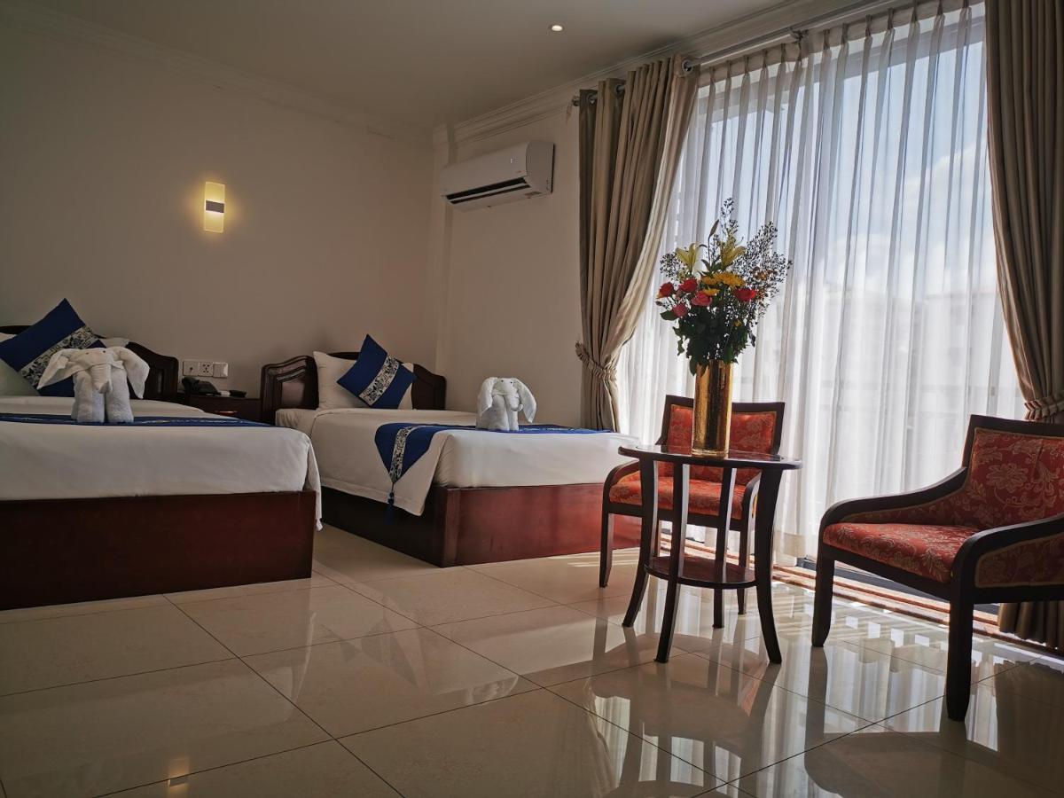 Jun Yue Hotel Phnom Penh Exterior foto