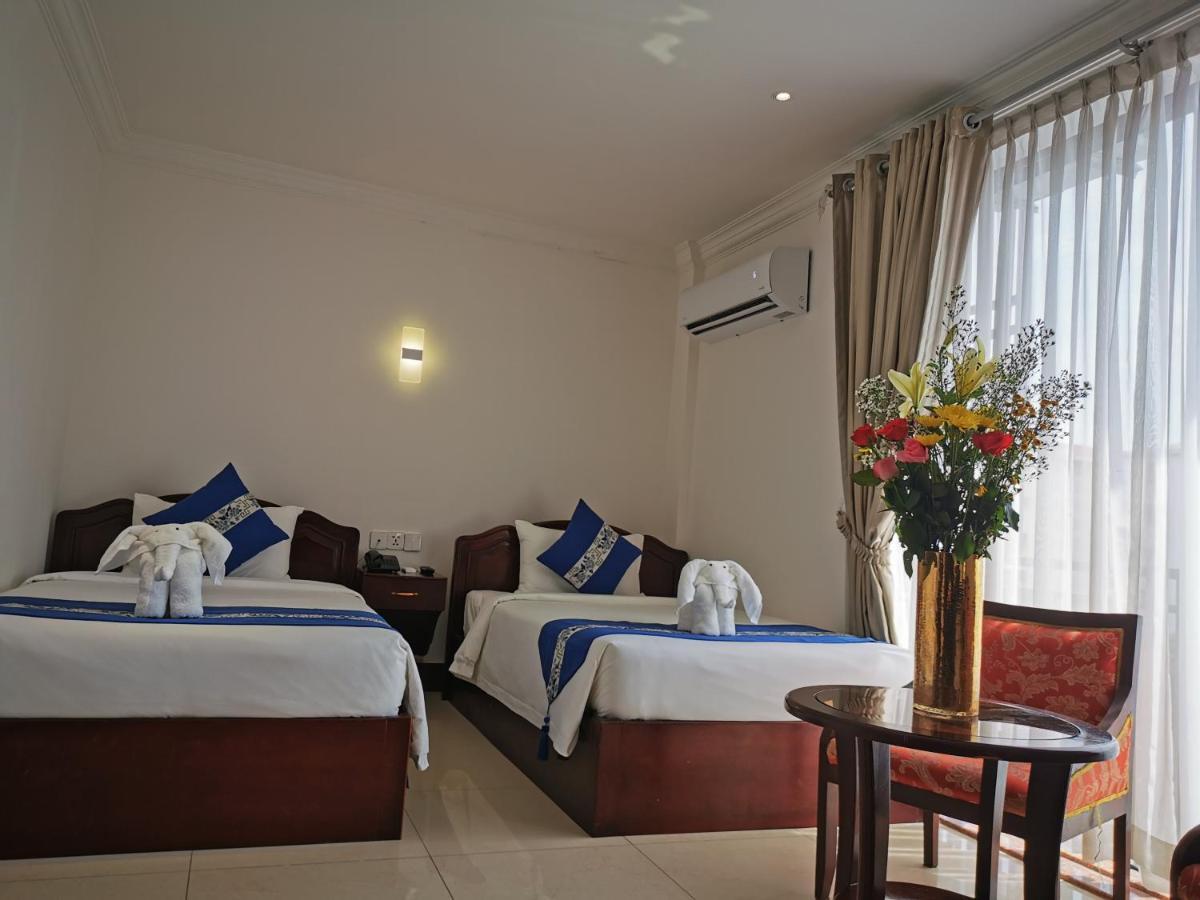 Jun Yue Hotel Phnom Penh Exterior foto